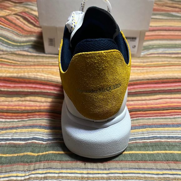 Alexander McQueen Oversized sneaker in White/Pop yellow/navy - Picture 2 of 5